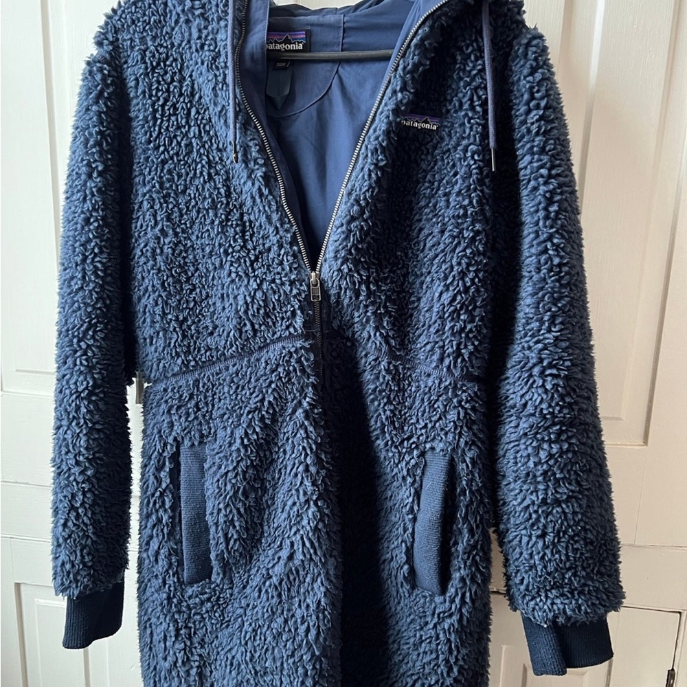 Discontinued Patagonia Dusty Mesa Parka Jacket in Navy